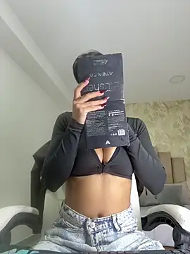 Snapshot of Scarlett_12 chatting on 03-22-26, 11:46 Scarlett 12 online show from 03-22-26, 11:46