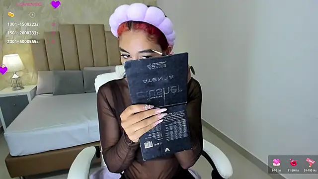 Snapshot of Scarlett_12 chatting on 04-06-26, 10:49 Scarlett 12 online show from 04-06-26, 10:49