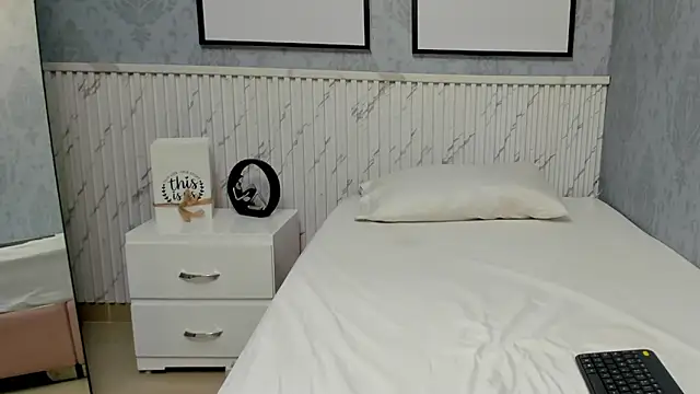 Scarleth horny online show from 09-30-25, 10:48