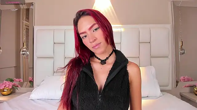 Snapshot of LunnaBlake chatting on 02-22-26, 04:35 LunnaBlake online show from 02-22-26, 04:35