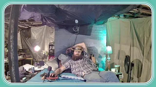 Snapshot of Cowboy815 chatting on 11-15-25, 08:05 Cowboy815 online show from 11-15-25, 08:05