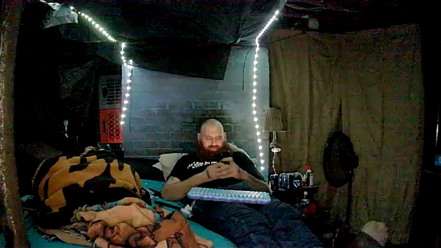 Snapshot of Cowboy815 chatting on 11-23-25, 06:24 Cowboy815 online show from 11-23-25, 06:24