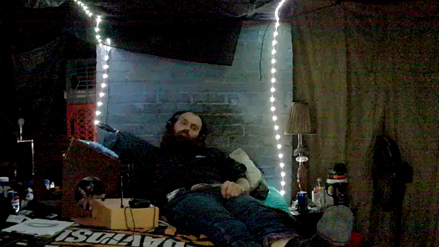 Snapshot of Cowboy815 chatting on 11-26-25, 05:52 Cowboy815 online show from 11-26-25, 05:52