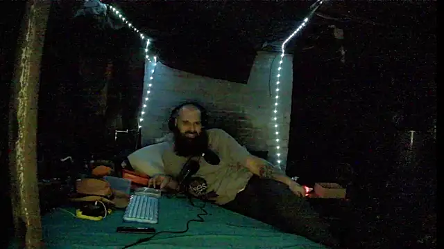 Snapshot of Cowboy815 chatting on 12-22-25, 05:37 Cowboy815 online show from 12-22-25, 05:37