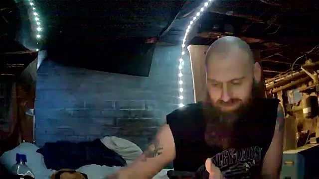 Snapshot of Cowboy815 chatting on 01-10-26, 11:53 Cowboy815 online show from 01-10-26, 11:53