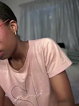 Snapshot of AmyRoss_1 chatting on 10-07-25, 01:30 AmyRoss 1 online show from 10-07-25, 01:30