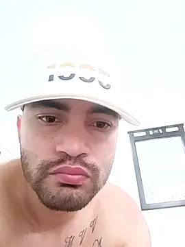 Snapshot of este_juan chatting on 10-26-25, 01:50 este juan online show from 10-26-25, 01:50