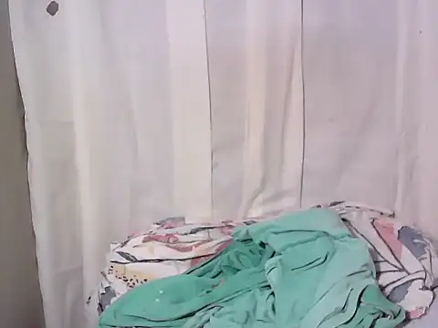 Snapshot of SweetEsterPinay33 chatting on 10-08-25, 09:01 SweetEsterPinay33 online show from 10-08-25, 09:01