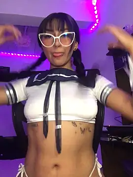 Snapshot of Samara_SaenzV chatting on 10-14-25, 05:08 Samara SaenzV online show from 10-14-25, 05:08