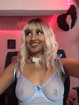 Snapshot of Samara_SaenzV chatting on 11-08-25, 01:06 Samara SaenzV online show from 11-08-25, 01:06