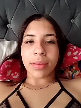 Snapshot of Liagni0 chatting on 10-29-25, 03:47 Liagni0 online show from 10-29-25, 03:47