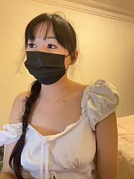 Minnie-2025 online show from 05-20-26, 04:13