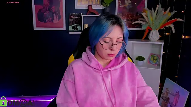 Snapshot of Penny_Stanley chatting on 11-19-25, 02:00 Penny Stanley online show from 11-19-25, 02:00