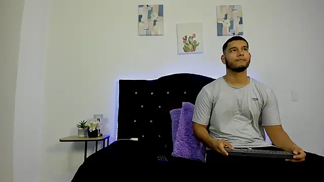 Snapshot of chatting on 03-09-26, 12:09 online show from 03-09-26, 12:09