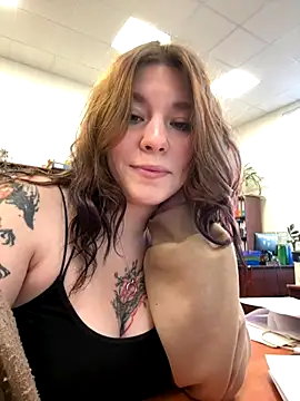 Snapshot of Mimiumuy chatting on 10-17-25, 01:57 Mimiumuy online show from 10-17-25, 01:57