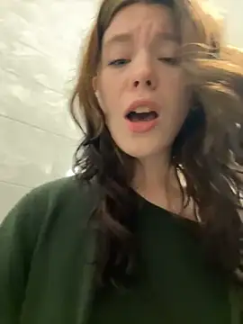 Snapshot of Mimiumuy chatting on 10-22-25, 02:50 Mimiumuy online show from 10-22-25, 02:50