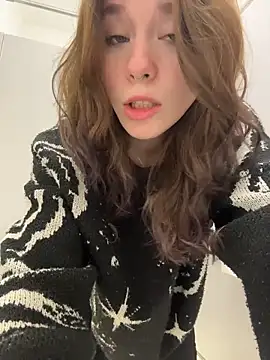 Snapshot of Mimiumuy chatting on 11-17-25, 08:25 Mimiumuy online show from 11-17-25, 08:25