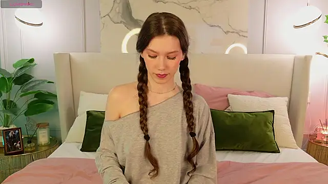 MaryNixon  online show from 03-07-26, 05:15