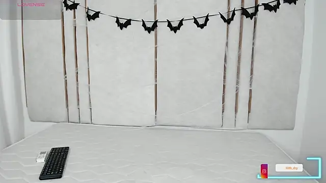 Lilith dry online show from 10-15-25, 01:11