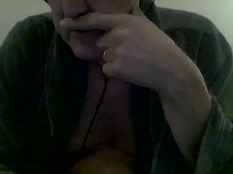 Snapshot of slaveman4you chatting on 05-04-26, 10:06 slaveman4you online show from 05-04-26, 10:06