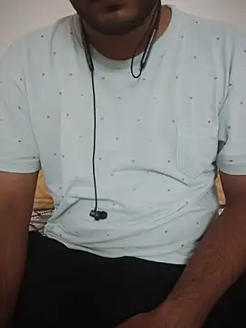 Snapshot of riyamore9623 chatting on 11-23-25, 11:10 riyamore9623 online show from 11-23-25, 11:10