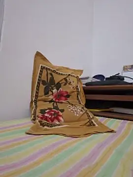 Snapshot of riyamore9623 chatting on 02-22-26, 10:14 riyamore9623 online show from 02-22-26, 10:14