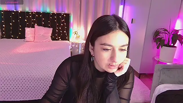 Lola Sparks online show from 09-23-25, 06:05