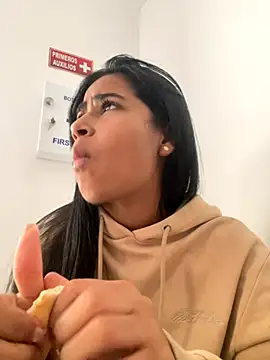 zoe evans5 online show from 09-10-25, 11:32