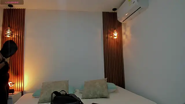 zoe evans5 online show from 10-22-25, 11:32