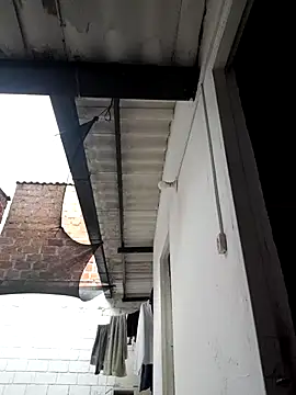 Snapshot of andres_sant chatting on 10-30-25, 09:04 andres sant online show from 10-30-25, 09:04