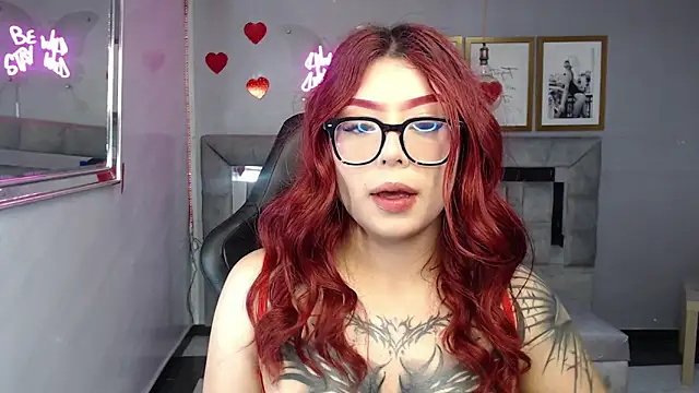 Snapshot of Red_Bunny_v chatting on 03-30-26, 01:12 Red Bunny v online show from 03-30-26, 01:12