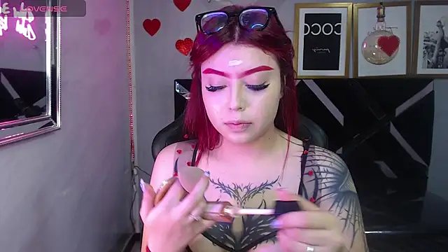 Snapshot of Red_Bunny_v chatting on 04-23-26, 01:13 Red Bunny v online show from 04-23-26, 01:13