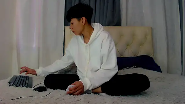 Snapshot of SemerHott chatting on 09-17-25, 01:46 SemerHott online show from 09-17-25, 01:46