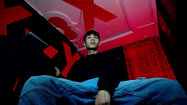 Snapshot of SemerHott chatting on 09-19-25, 01:45 SemerHott online show from 09-19-25, 01:45