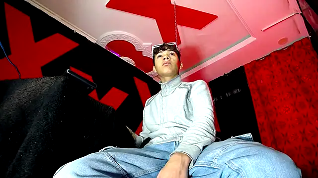 Snapshot of SemerHott chatting on 10-02-25, 01:40 SemerHott online show from 10-02-25, 01:40