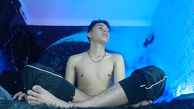 Snapshot of SemerHott chatting on 10-28-25, 01:25 SemerHott online show from 10-28-25, 01:25