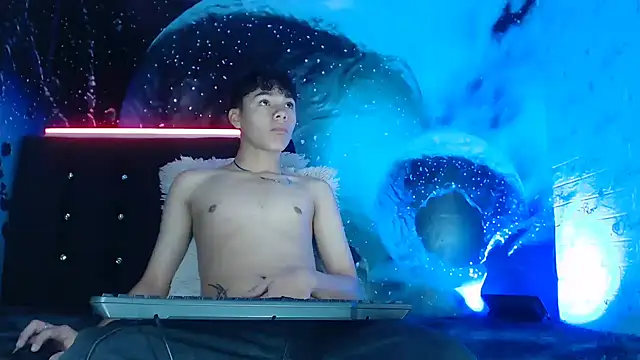 Snapshot of SemerHott chatting on 11-03-25, 01:34 SemerHott online show from 11-03-25, 01:34