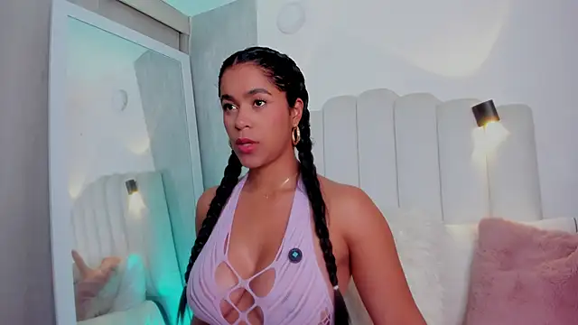 Snapshot of danna_ross25 chatting on 10-13-25, 11:54 danna ross25 online show from 10-13-25, 11:54