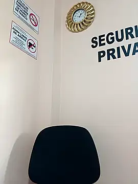 Hannah-colx online show from 12-17-25, 05:08