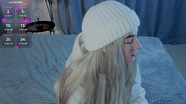 Mary Smitt online show from 10-26-25, 05:08