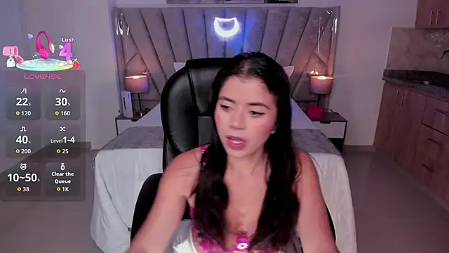 issi loren online show from 06-18-26, 11:58
