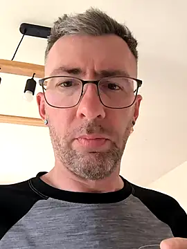 Snapshot of Benaflex13 chatting on 09-14-25, 12:48 Benaflex13 online show from 09-14-25, 12:48