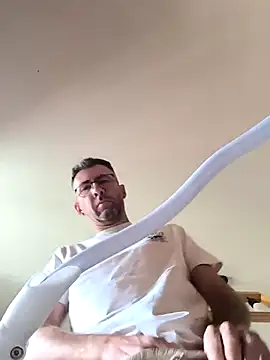 Snapshot of Benaflex13 chatting on 09-15-25, 12:05 Benaflex13 online show from 09-15-25, 12:05