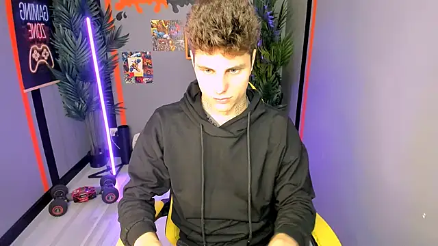 JackWolw online show from 10-04-25, 03:43