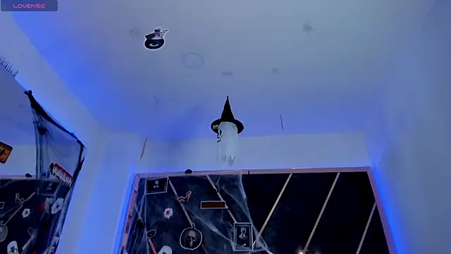 SusanaHenao online show from 10-22-25, 07:13