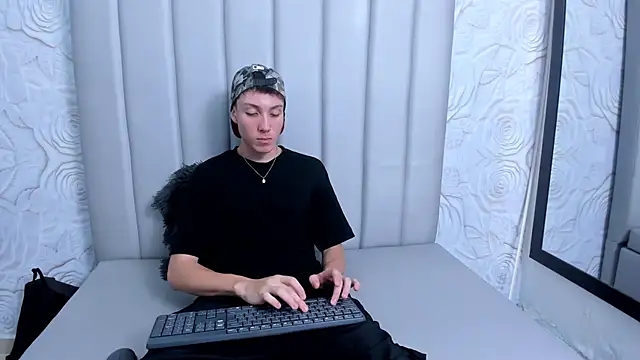 LittleDanny  online show from 12-01-25, 06:02