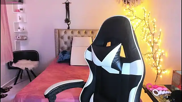 LenaStylesOA online show from 09-11-25, 01:11