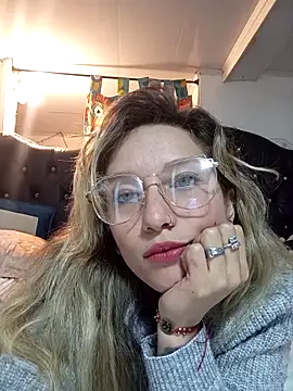 Snapshot of Licethf00x chatting on 11-03-25, 04:14 Licethf00x online show from 11-03-25, 04:14