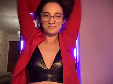Snapshot of Tomiriss chatting on 09-15-25, 12:21 Tomiriss online show from 09-15-25, 12:21