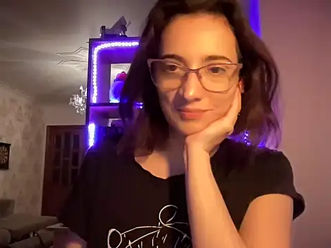Snapshot of Tomiriss chatting on 09-20-25, 01:50 Tomiriss online show from 09-20-25, 01:50